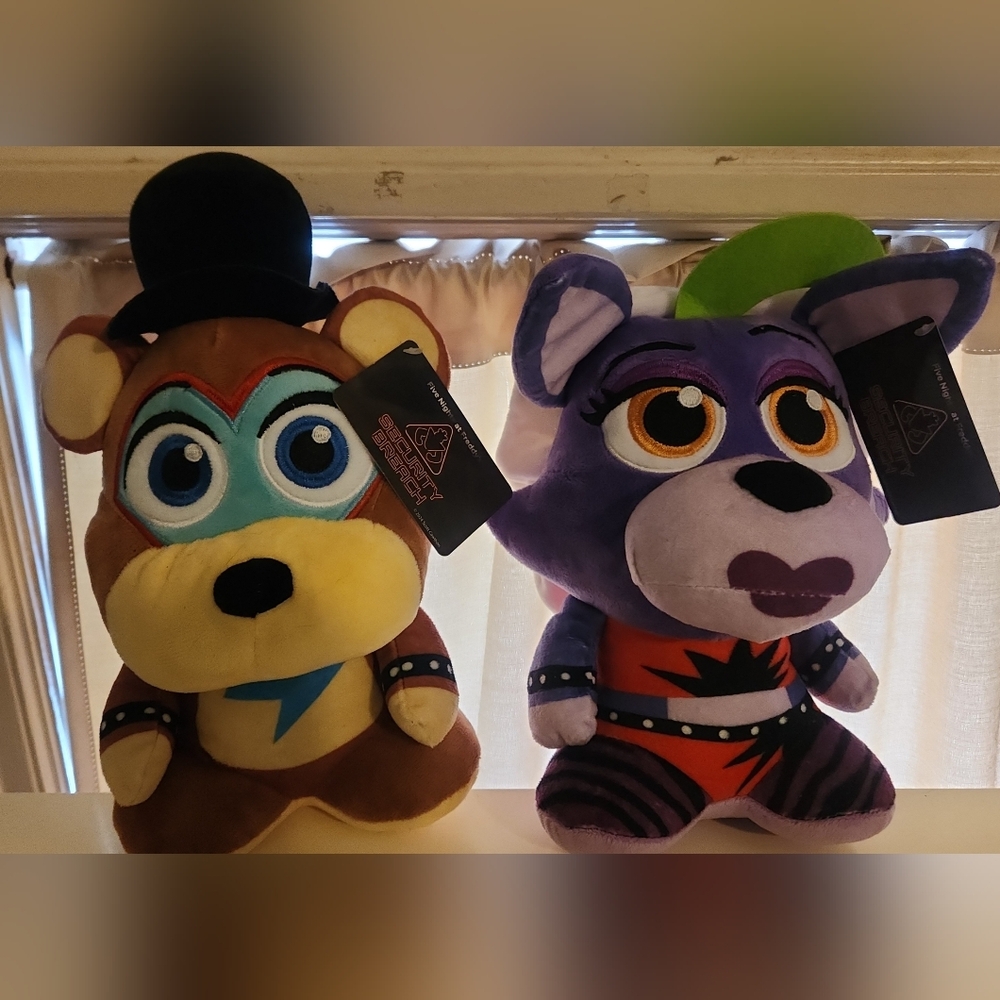 NWT Fnaf Security Breach Freddy Fazbear and Roxanne Wolf Plush